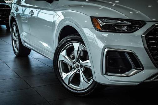 2022 Audi Q5 45 S line Premium Plus
