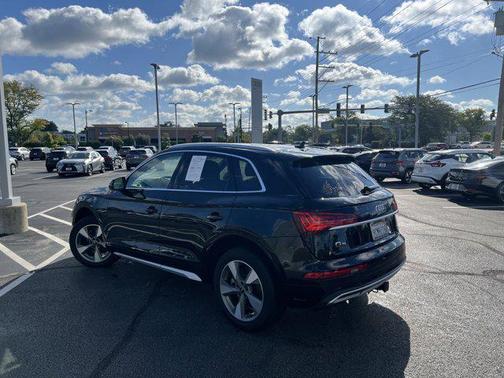 2022 Audi Q5 40 Premium Plus