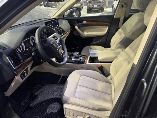 2023 Audi Q5 45 S line Premium Plus