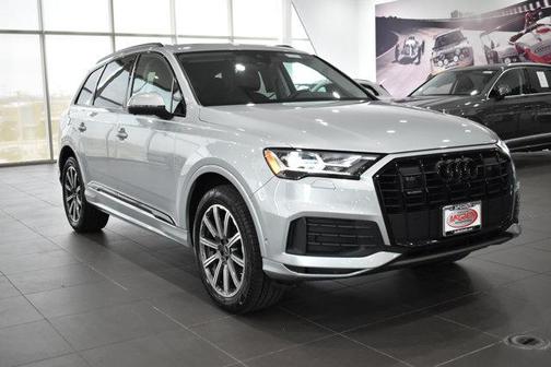 Satellite Silver Metallic 2023 Audi Q7 45 Premium Plus