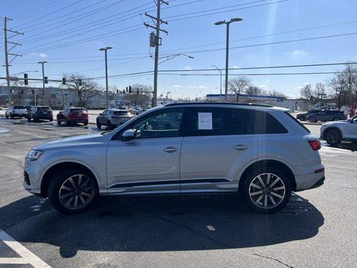 2023 Audi Q7 45 Premium Plus