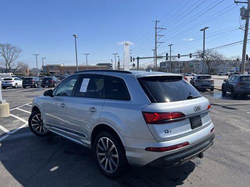 2023 Audi Q7 45 Premium Plus