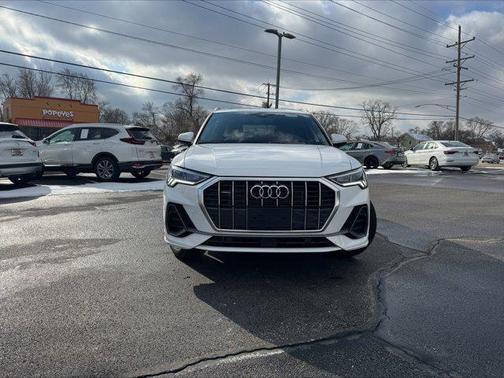 2024 Audi Q3 Premium 45 TFSI S line quattro Tiptronic