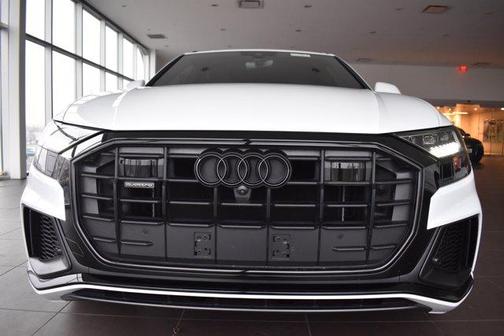 Photo 2 of 32 of 2021 Audi Q8 55 Premium