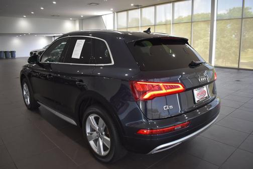 Moonlight Blue Metallic 2019 Audi Q5 2.0T Premium Plus