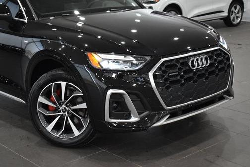 Mythos Black Metallic 2023 Audi Q5 45 S line Premium Plus