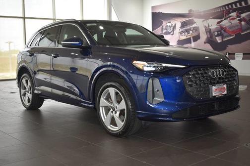 Navarra Blue Metallic 2025 Audi Q5 Premium Plus TFSI quattro S tronic