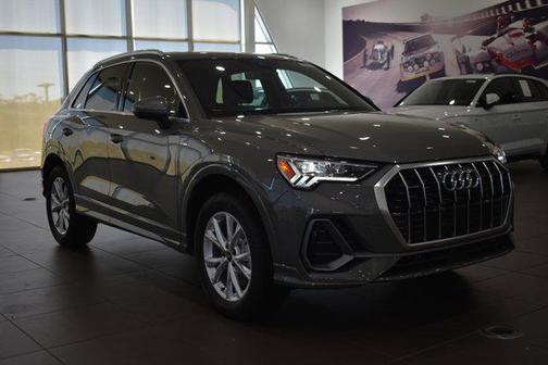 2025 Audi Q3 Premium 45 TFSI S line quattro Tiptronic