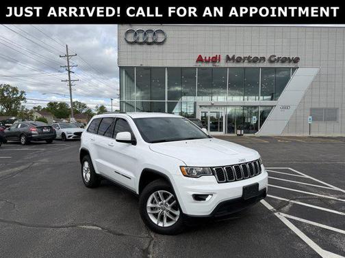 Bright White Clearcoat 2018 Jeep Grand Cherokee Laredo E