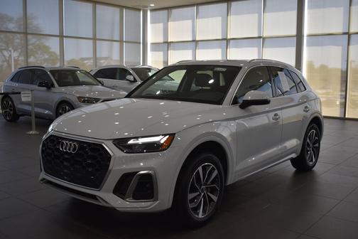 Glacier White Metallic 2023 Audi Q5 45 S line Premium