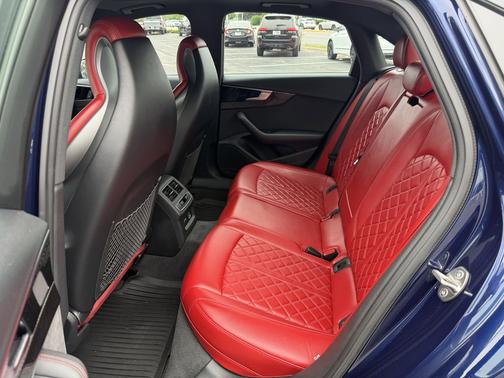 Navarra Blue Metallic 2021 Audi S4 Premium Plus TFSI quattro Tiptronic