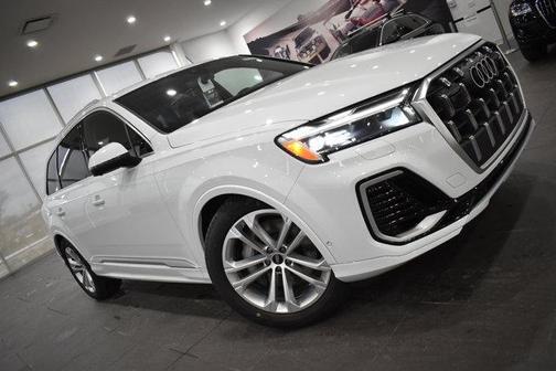 2026 Audi Q7 55 Premium Plus