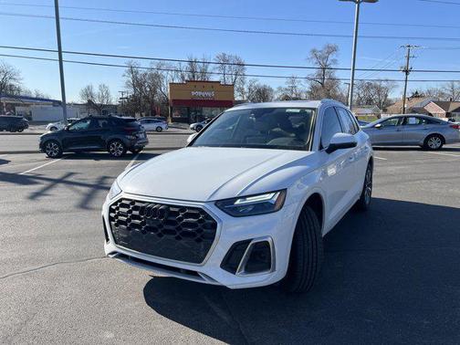 2023 Audi Q5 45 S line Premium Plus