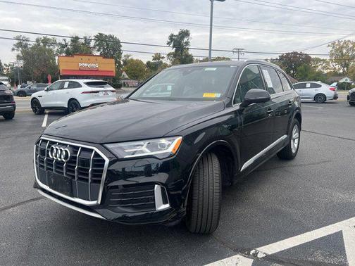 2022 Audi Q7 45 Premium Plus