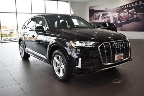 2022 Audi Q7 45 Premium Plus
