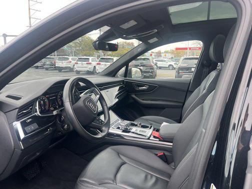 2022 Audi Q7 45 Premium Plus