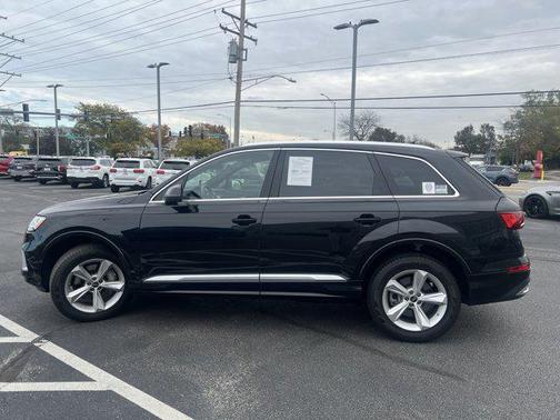 2022 Audi Q7 45 Premium Plus