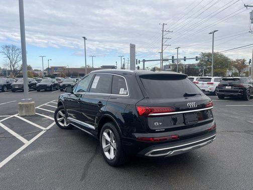 2022 Audi Q7 45 Premium Plus