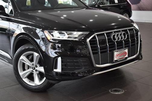 2022 Audi Q7 45 Premium Plus