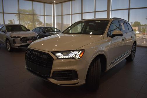 Vicuna Beige Metallic 2023 Audi Q7 45 Premium Plus