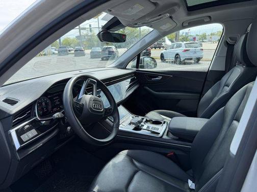 Vicuna Beige Metallic 2023 Audi Q7 45 Premium Plus