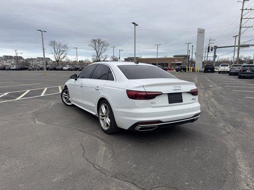 2023 Audi A4 45 S line Premium