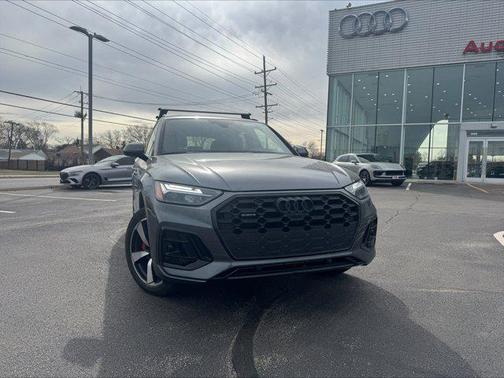 Daytona Gray Pearl Effect 2024 Audi Q5 45 S line Premium Plus