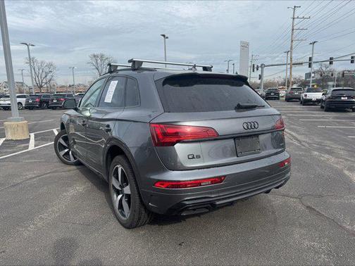 Daytona Gray Pearl Effect 2024 Audi Q5 45 S line Premium Plus