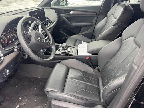 2023 Audi Q5 45 S line Premium Plus