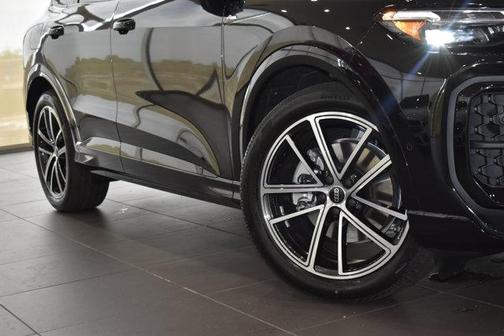 Mythos Black Metallic 2026 Audi Q5 Sportback Prestige TFSI quattro S tronic