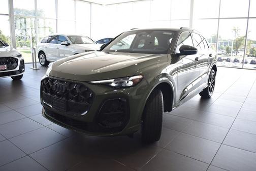 District Green Metallic 2026 Audi Q5 Premium Plus TFSI quattro S tronic