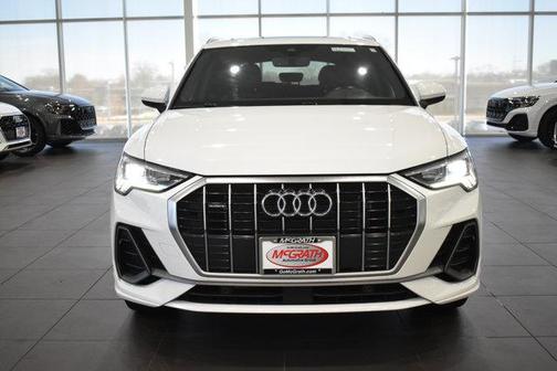 2024 Audi Q3 Premium 45 TFSI S line quattro Tiptronic