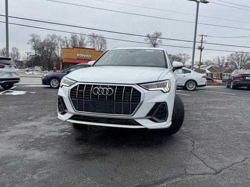 2024 Audi Q3 Premium 45 TFSI S line quattro Tiptronic