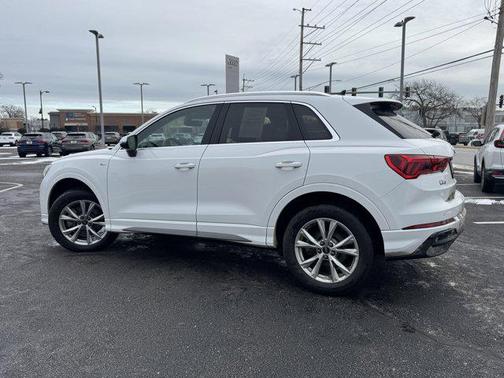 2024 Audi Q3 Premium 45 TFSI S line quattro Tiptronic