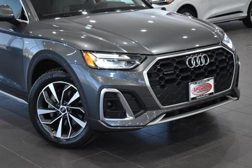 Daytona Gray Pearl Effect 2023 Audi Q5 45 S line Premium