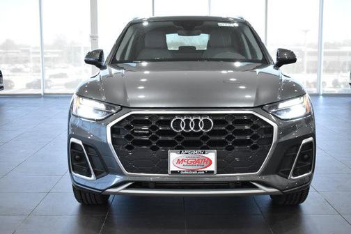 Daytona Gray Pearl Effect 2023 Audi Q5 45 S line Premium
