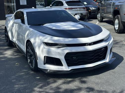 Summit White 2018 Chevrolet Camaro ZL1
