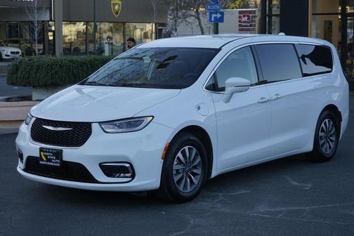 2022 Chrysler Pacifica Hybrid Touring L