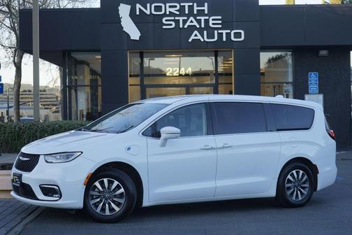 2022 Chrysler Pacifica Hybrid Touring L