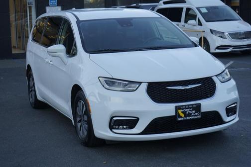 2022 Chrysler Pacifica Hybrid Touring L