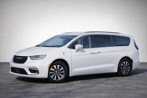 2022 Chrysler Pacifica Hybrid Touring L