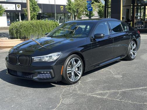 Black Sapphire Metallic 2017 BMW 740 740i