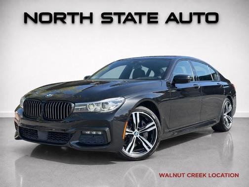Black Sapphire Metallic 2017 BMW 740 740i