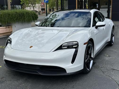 White 2022 Porsche Taycan