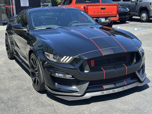 Shadow Black 2018 Ford Shelby GT350R Base