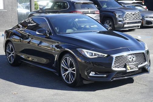 2017 INFINITI Q60 2.0t Premium