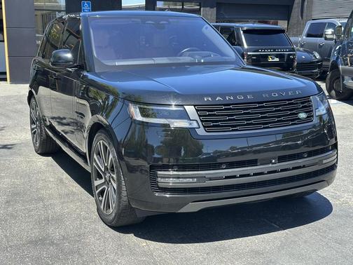 Santorini Black Metallic 2023 Land Rover Range Rover P530 SE