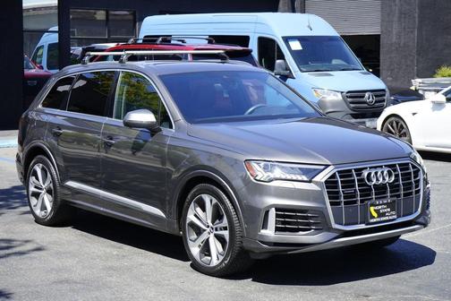 2021 Audi Q7 55 Premium Plus