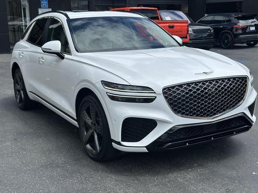 Alta White 2022 Genesis GV70 3.5T AWD Sport