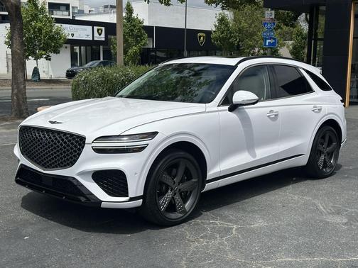 Alta White 2022 Genesis GV70 3.5T AWD Sport